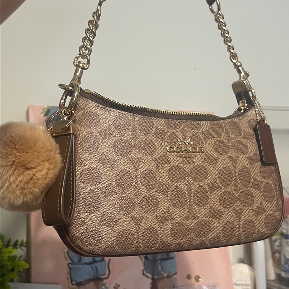 Teri Shoulder Bag - Picture 7 of 12